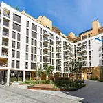 Barcode Luxurious Apartment, Prime Location アパート *