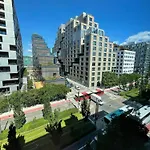 Barcode Luxurious Apartment, Prime Location Appartement *
