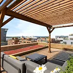 Barcode Luxurious Apartment, Prime Location