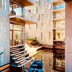 アパート Barcode Luxurious Apartment, Prime Location *