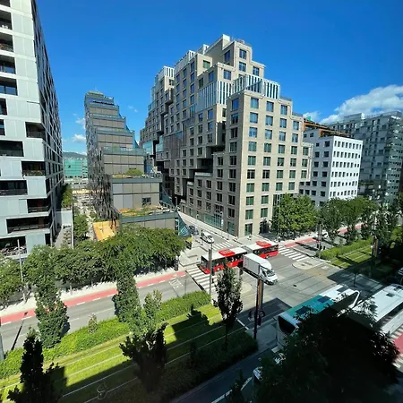 Barcode Luxurious Apartment, Prime Location Διαμέρισμα *