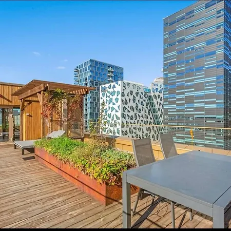 Barcode Luxurious Apartment, Prime Location Apartamento *