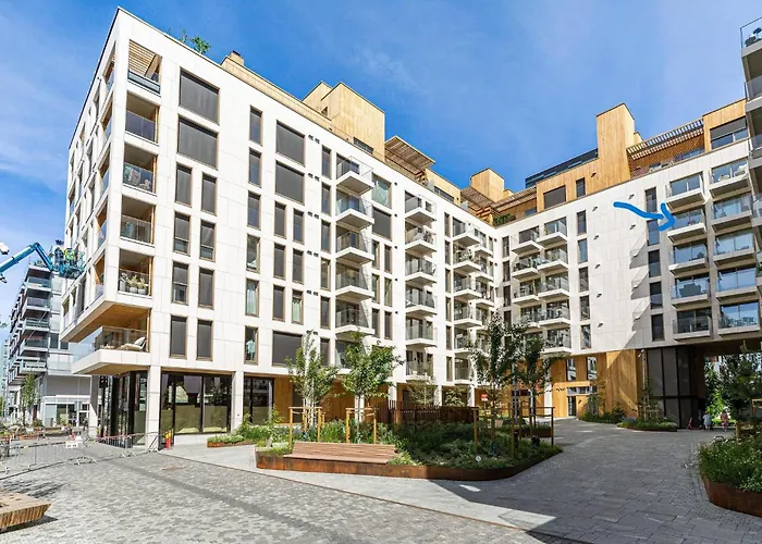 Barcode Luxurious Apartment, Prime Location 아파트 *