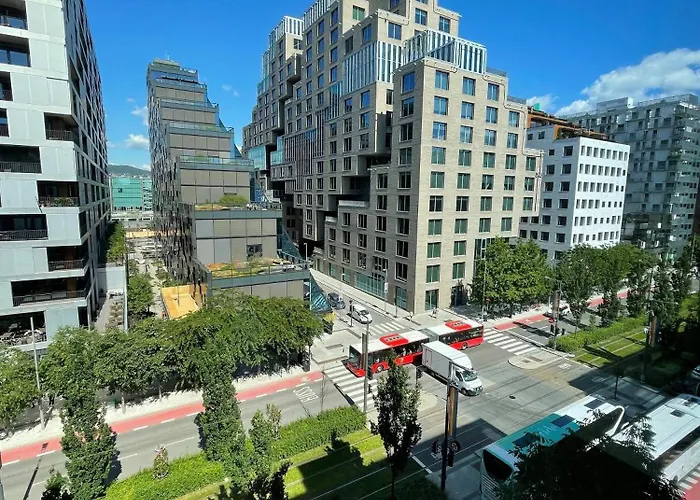 Barcode Luxurious Apartment, Prime Location 아파트 *
