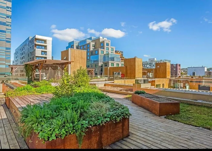 Barcode Luxurious Apartment, Prime Location 아파트 *